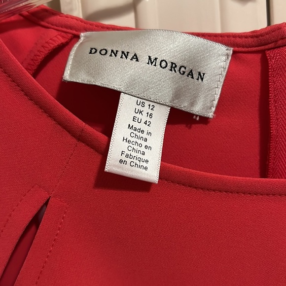 Donna Morgan cap sleeve shift dress - Picture 4 of 4